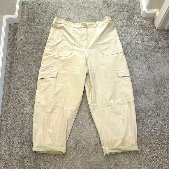 Lululemon Light Utilitech Pocket High-Rise Cargo Pant - Picture 2 of 4